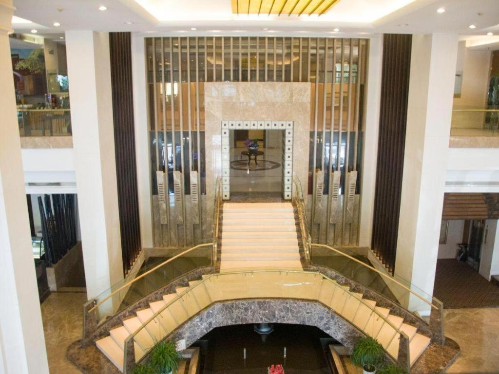 Qingdao Royal Garden Hotel Exterior foto
