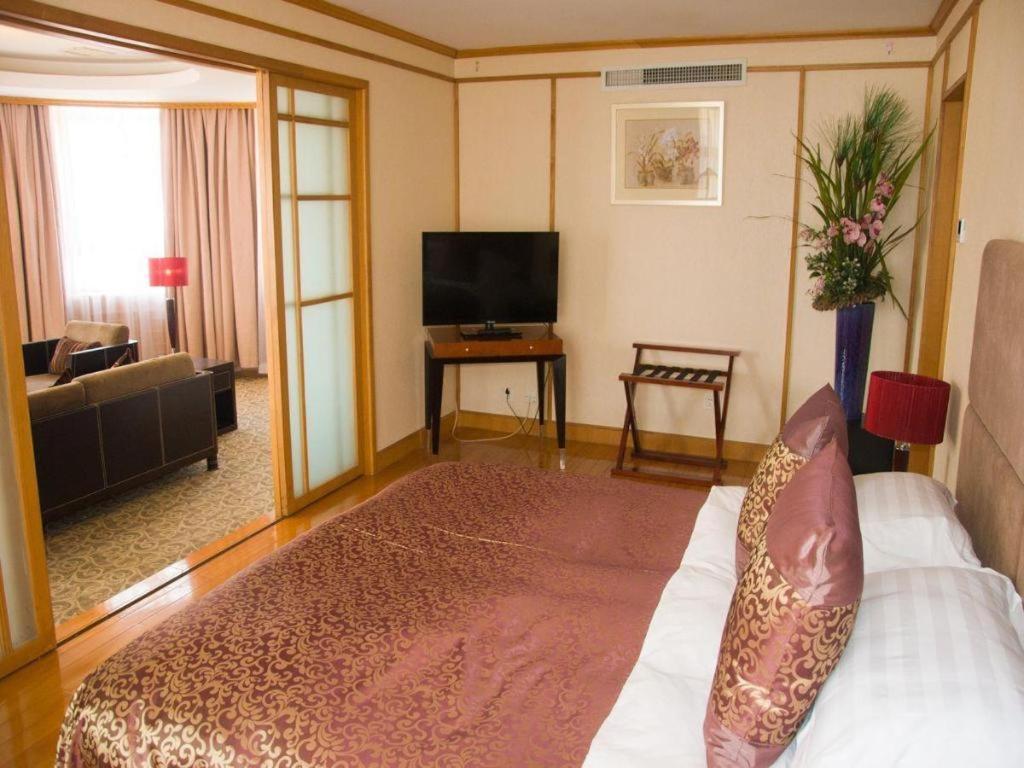 Qingdao Royal Garden Hotel Exterior foto