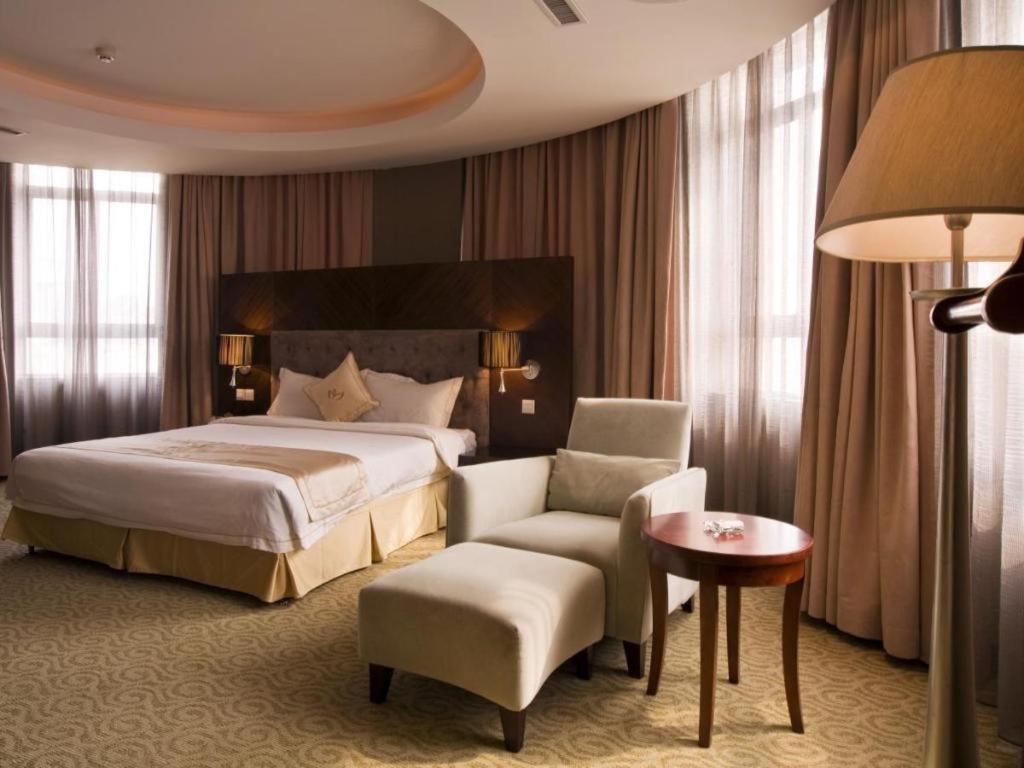 Qingdao Royal Garden Hotel Exterior foto