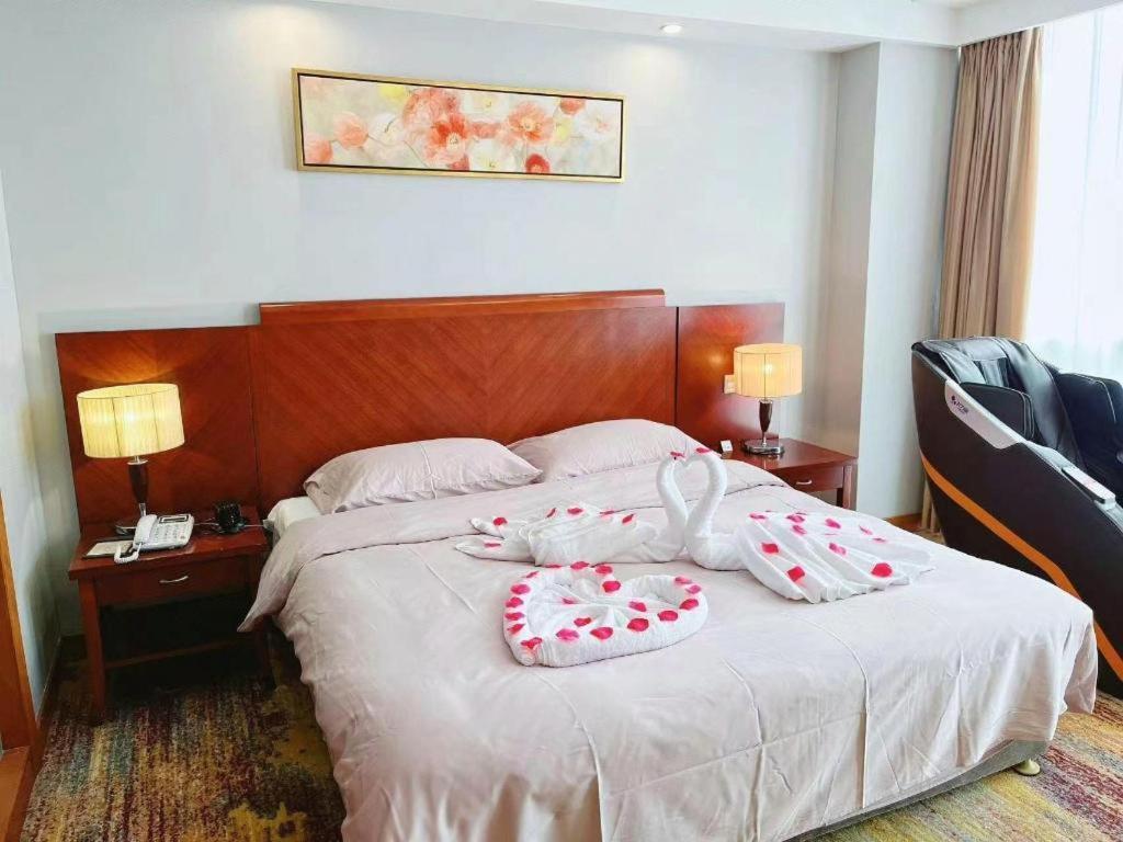 Qingdao Royal Garden Hotel Exterior foto