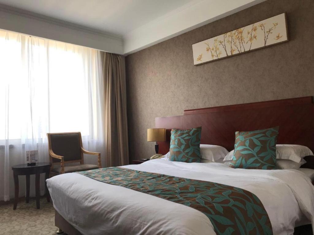 Qingdao Royal Garden Hotel Exterior foto