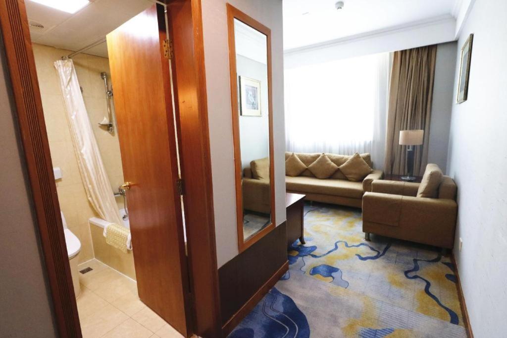Qingdao Royal Garden Hotel Exterior foto