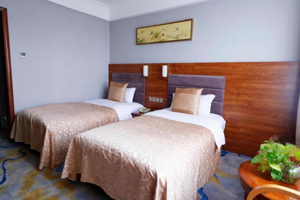 Qingdao Royal Garden Hotel Exterior foto