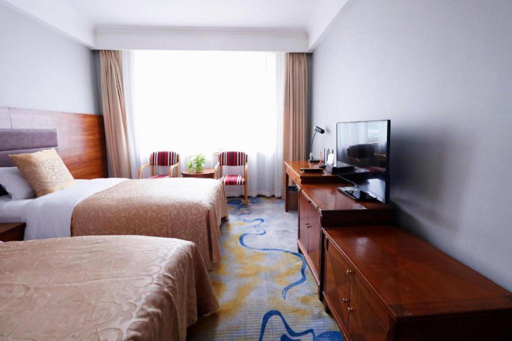 Qingdao Royal Garden Hotel Exterior foto