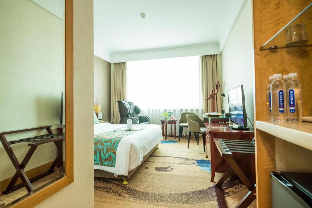 Qingdao Royal Garden Hotel Exterior foto