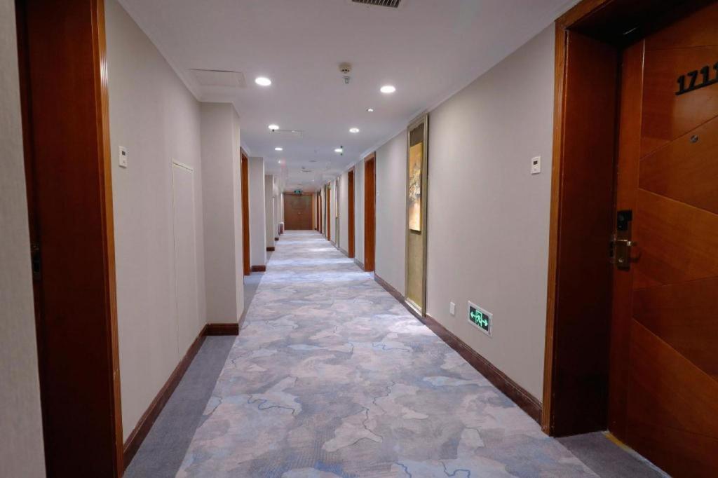Qingdao Royal Garden Hotel Exterior foto