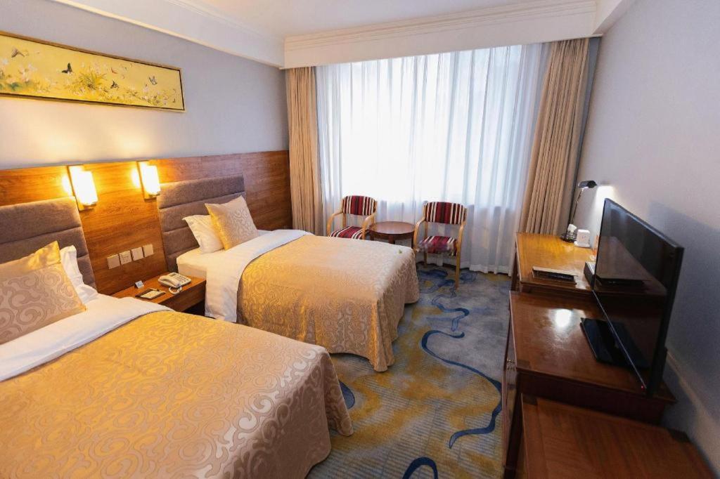 Qingdao Royal Garden Hotel Exterior foto